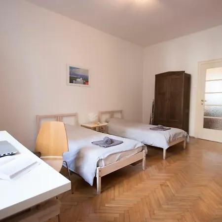 Spacious And Modern Place *